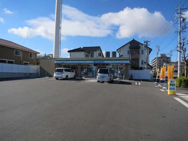 ファミリーマート　歩5分